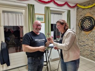 Harry Geerts winnaar Sjoelen met de Guld
